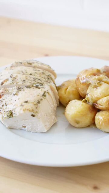 ✨ ¿Quién dijo que la comida preparada no puede verse así de casera? 🍽️

Porque hay días en los que apetece comer rico… pero no cocinar 😅

Y ahí es donde Fresh To Go te salva 👉🏻 platos de cuchara, arroces, pasta, pescado, carne y muchísimas opciones más listas para disfrutar 🤍

Comida preparada sí… pero casera de verdad 😌

#freshtogo #comidacasera #comidapreparada #grancanaria #sparcanarias